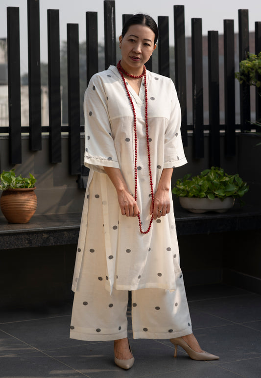 jamdani kurta set in polka